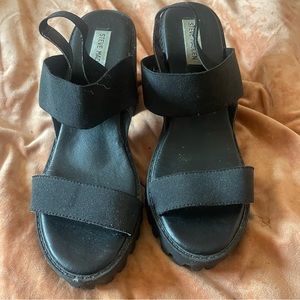 Short Steve Madden Chunky Sandal Heels